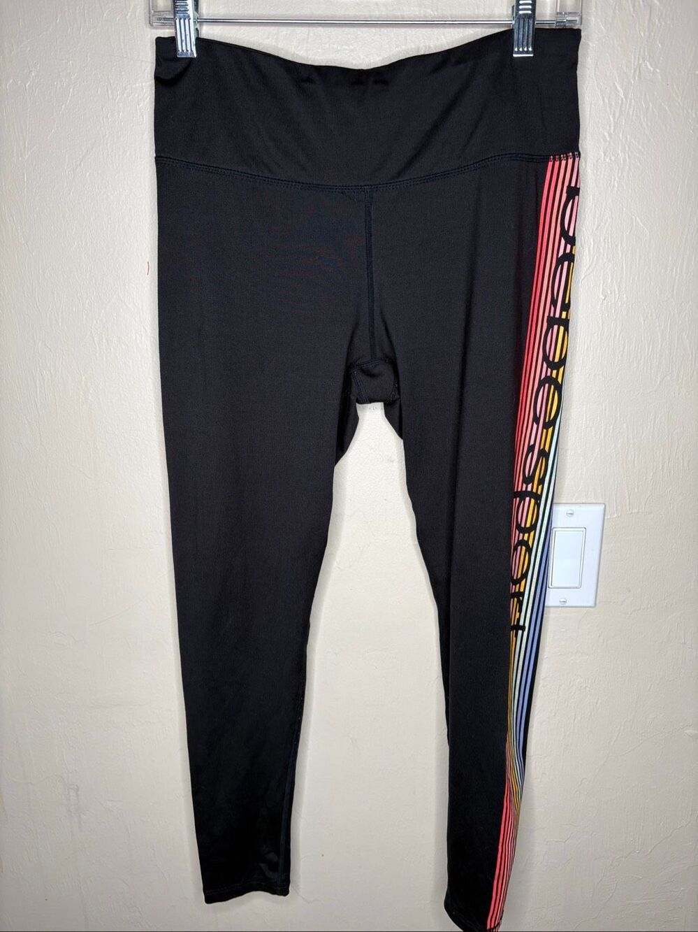bebe Women's Black Rainbow Logo Side Stripe Athletic Leggings Size Medium-155